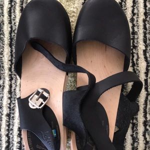 Lotta’s wooden shoes